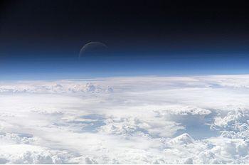 Foto del lmite de la densa atmsfera de la Tierra