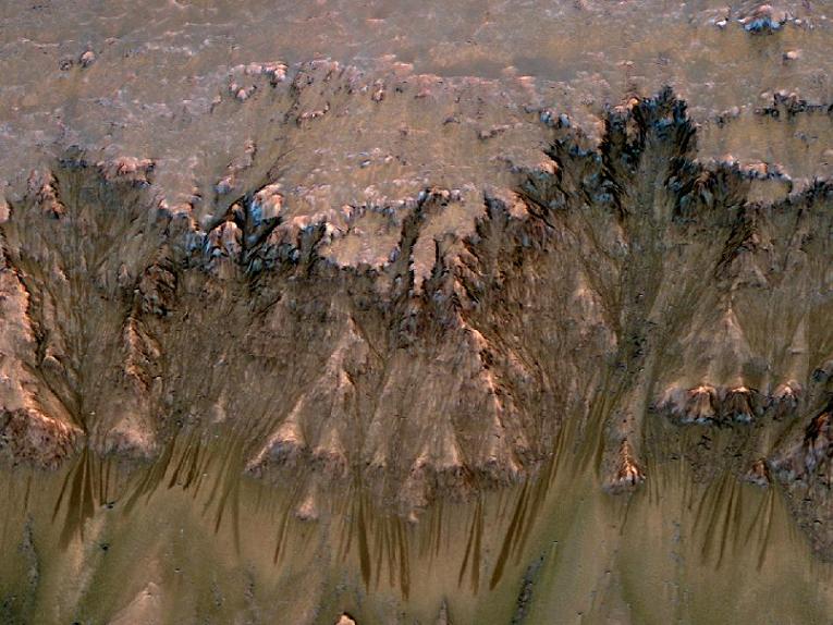 Caudales de agua marcianos