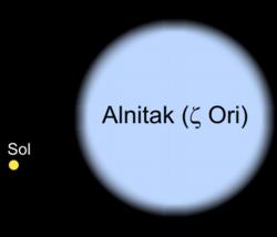 Alnitak comparada con el Sol