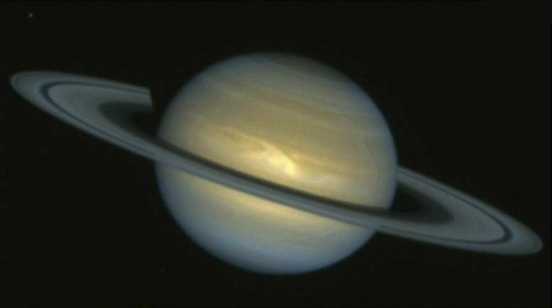 Saturno con gran tormenta
