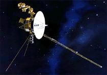 La Voyager viajando por el espacio