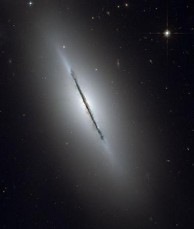 La galaxia NGC 5866